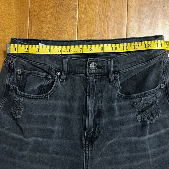 American Eagle Highest Rise 90’s Boyfriend Black Jeans Size 12 Baggy Distressed - Picture 9 of 15